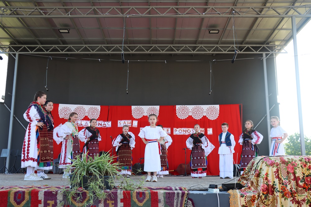 SMOTRA FOLKLORA “SLAVONAC SAM, TIME SE PONOSIM”
